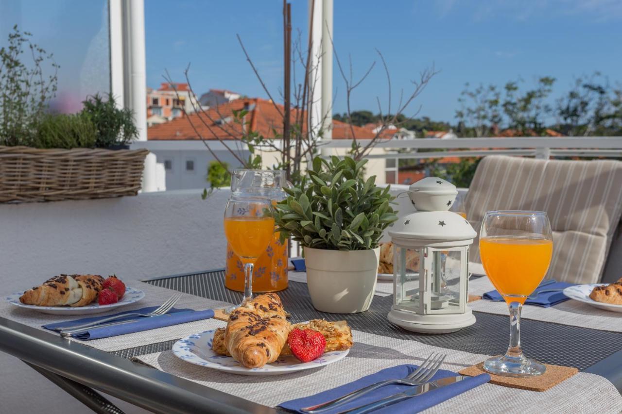 So Hvar So Good! Spacious With Terrace Apartment Hvar Town Bagian luar foto