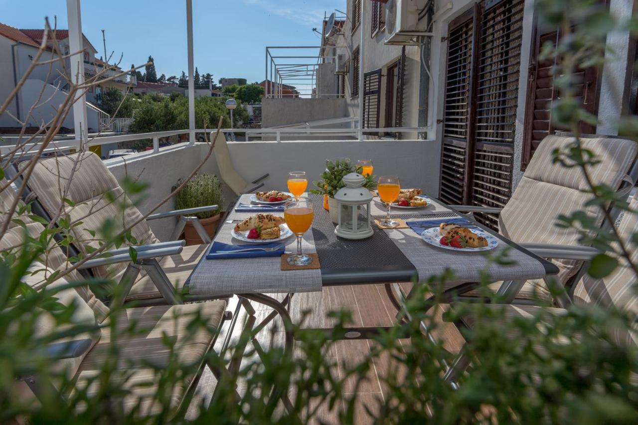 So Hvar So Good! Spacious With Terrace Apartment Hvar Town Bagian luar foto