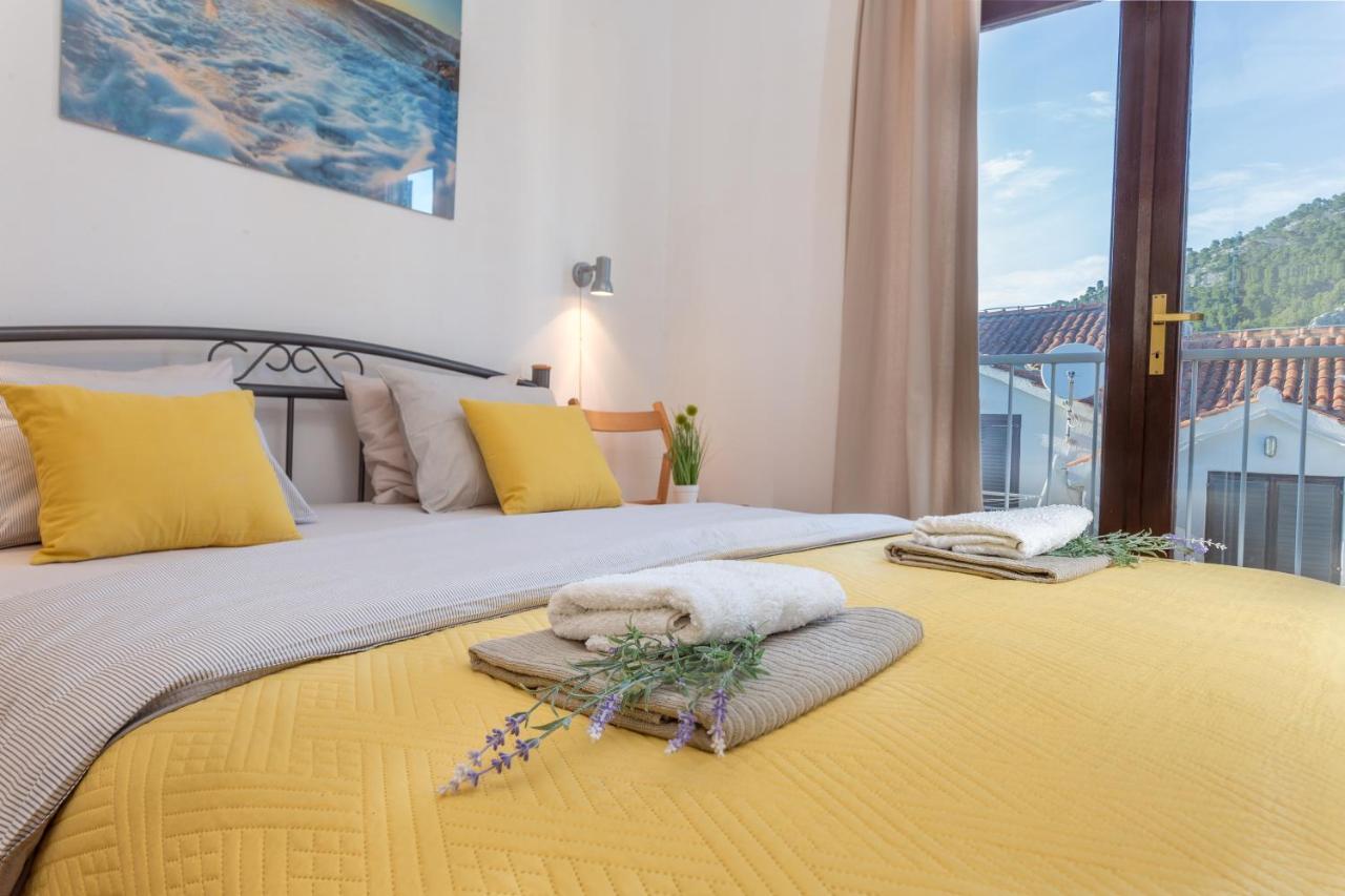 So Hvar So Good! Spacious With Terrace Apartment Hvar Town Bagian luar foto