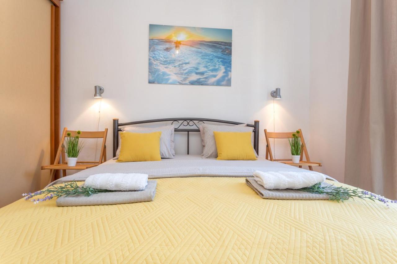 So Hvar So Good! Spacious With Terrace Apartment Hvar Town Bagian luar foto